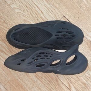 Yeezy foam runner onyx